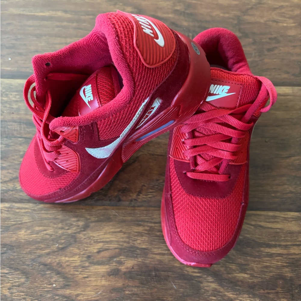 Red velvet nike air max